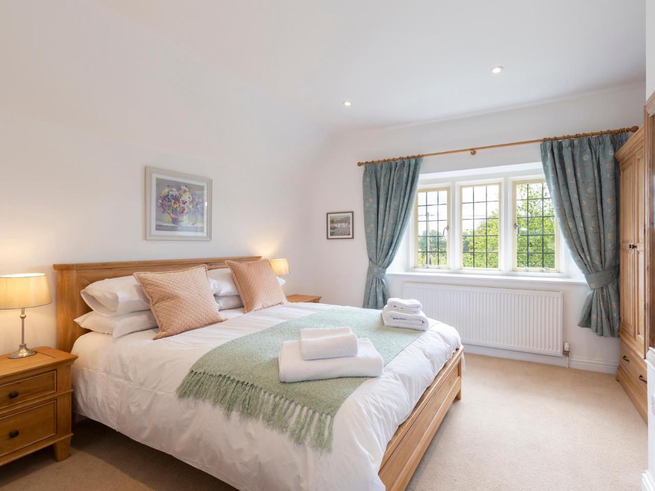 Meadow View Villa Cirencester Esterno foto