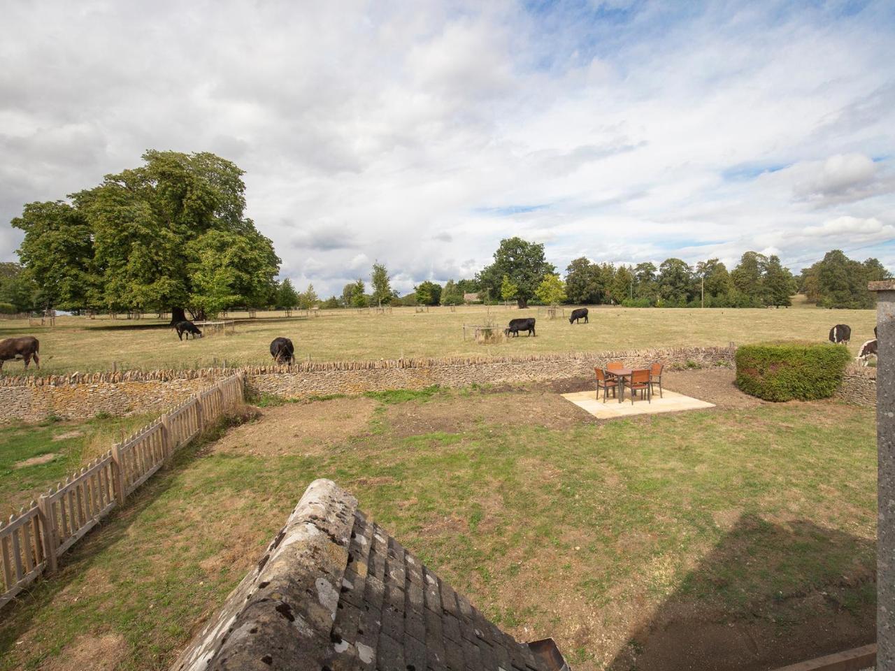 Meadow View Villa Cirencester Esterno foto