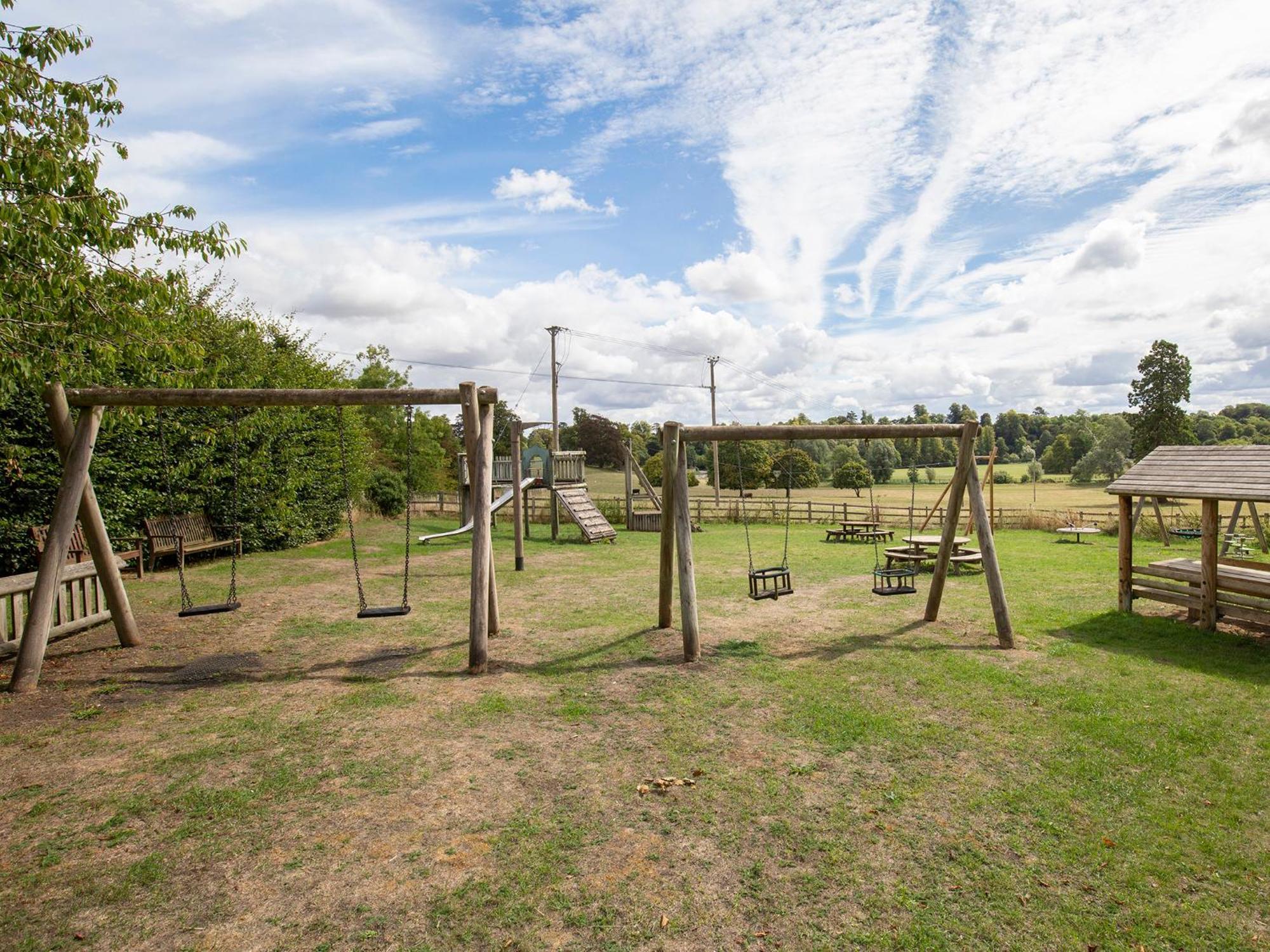 Meadow View Villa Cirencester Esterno foto